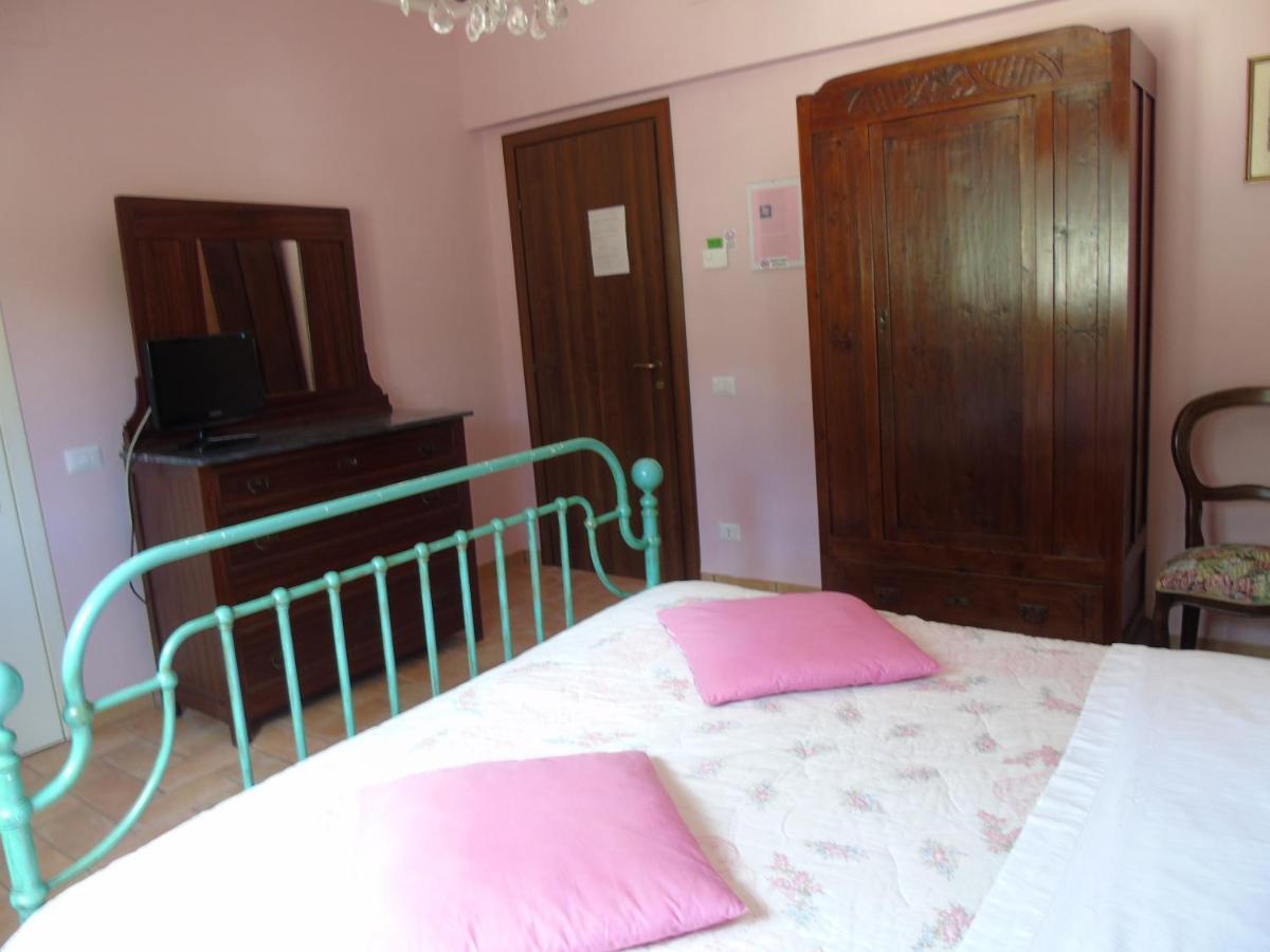 Agriturismo Camera Rosa 托迪 外观 照片