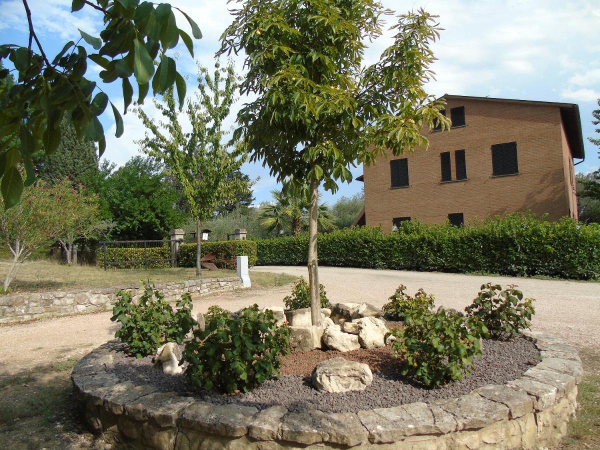 Agriturismo Camera Rosa 托迪 外观 照片
