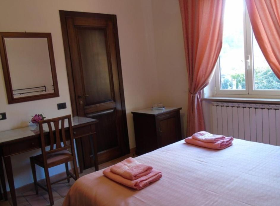 Agriturismo Camera Rosa 托迪 外观 照片